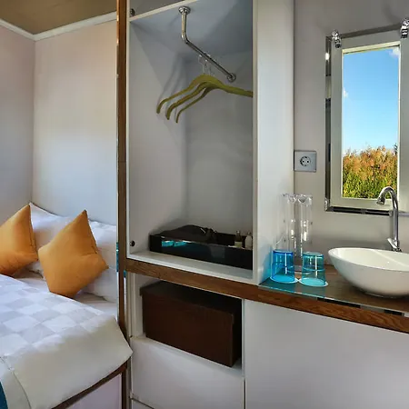 Del Nomad Caravan Park